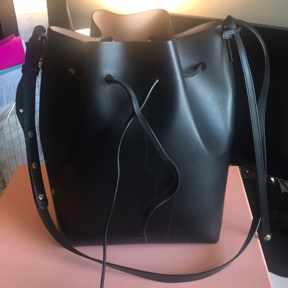 Mansur Gavriel Large Bucket Bag (black/ballerina)